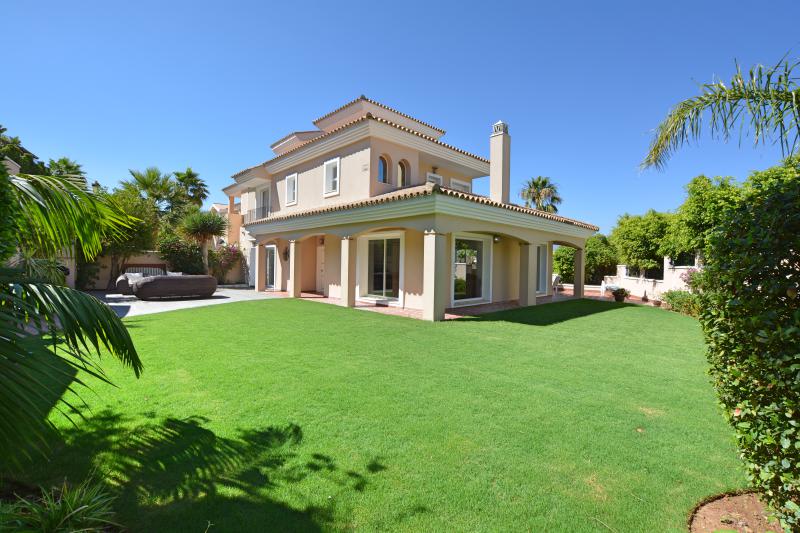 Stunning Villa - 5 Bed, Private Pool   FOR SALE